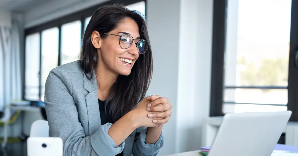 How to Attract Visitors to Your Jaw-Dropping Display 5 Connect with Bloggers to Attract Visitors